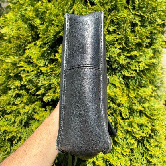 VINTAGE Coach Willis Bag 9927. Black Leather and Brass. - Picture 9 of 9